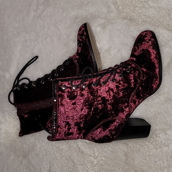 Report Alex Velvet Booties - Picture 2 of 9